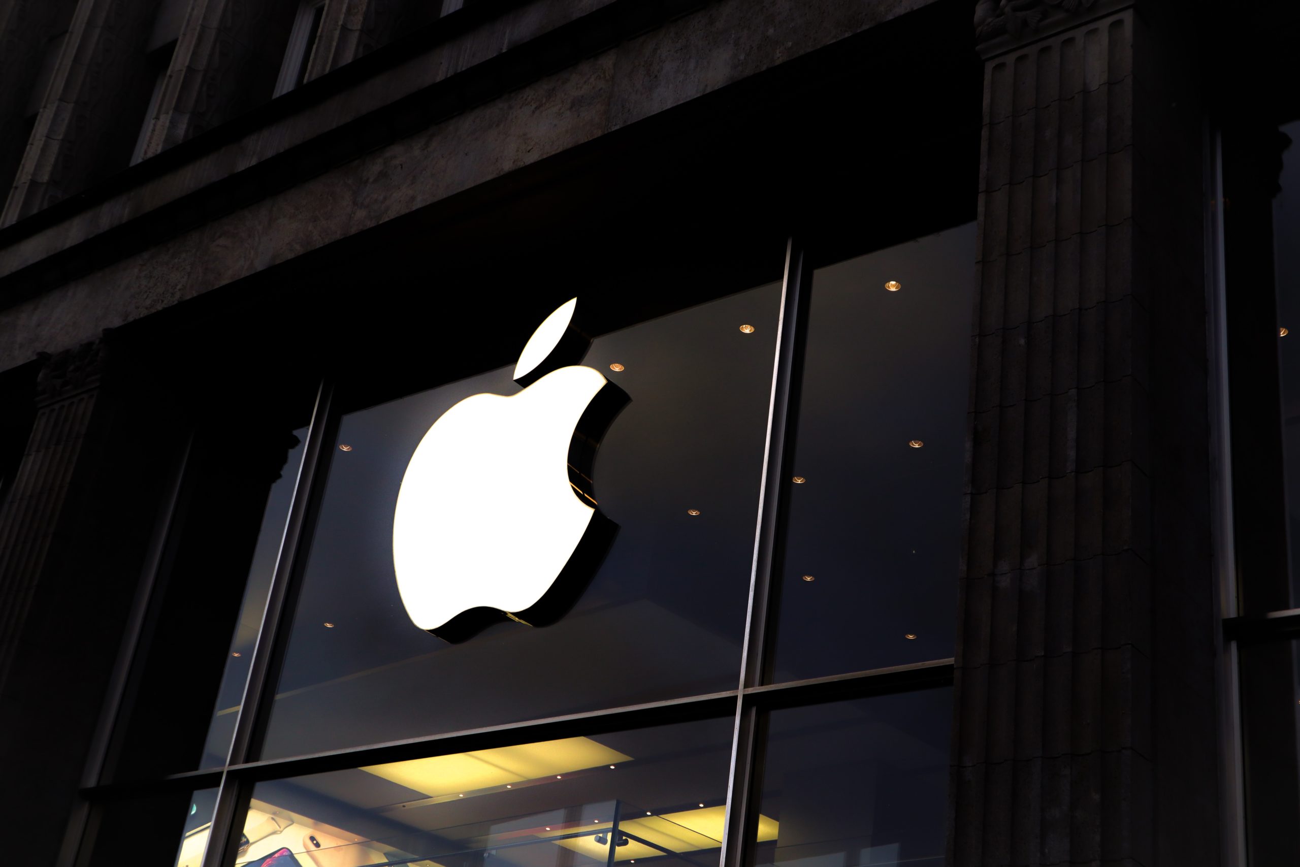 Epic v. Apple pass judgement on regulations Fortnites 